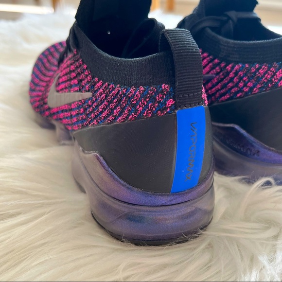 Nike Air VaporMax Flyknit 3 Sneakers - Picture 2 of 6